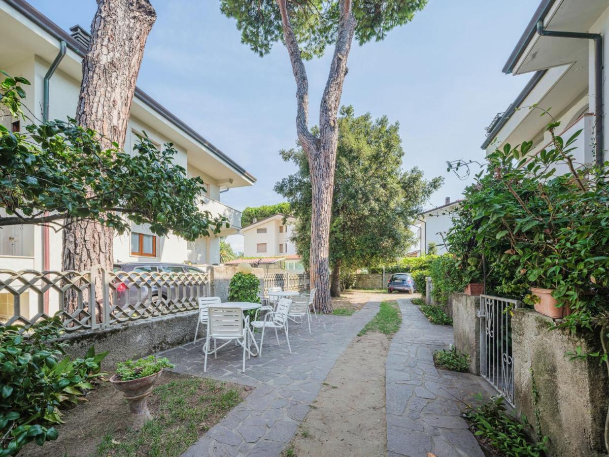Apartment Dei Fiori By Interhome Camaiore Bagian luar foto